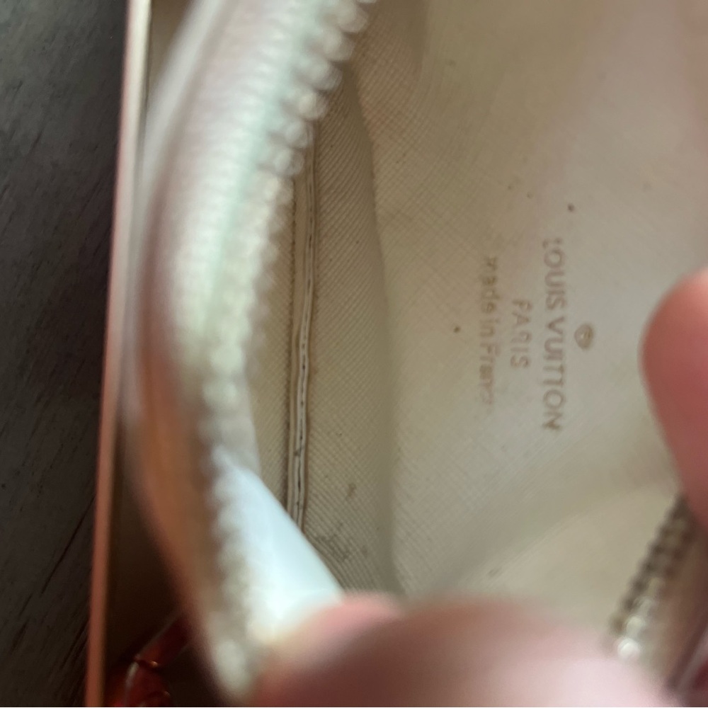 Louis Vuitton Card Holder - Picture 4 of 5